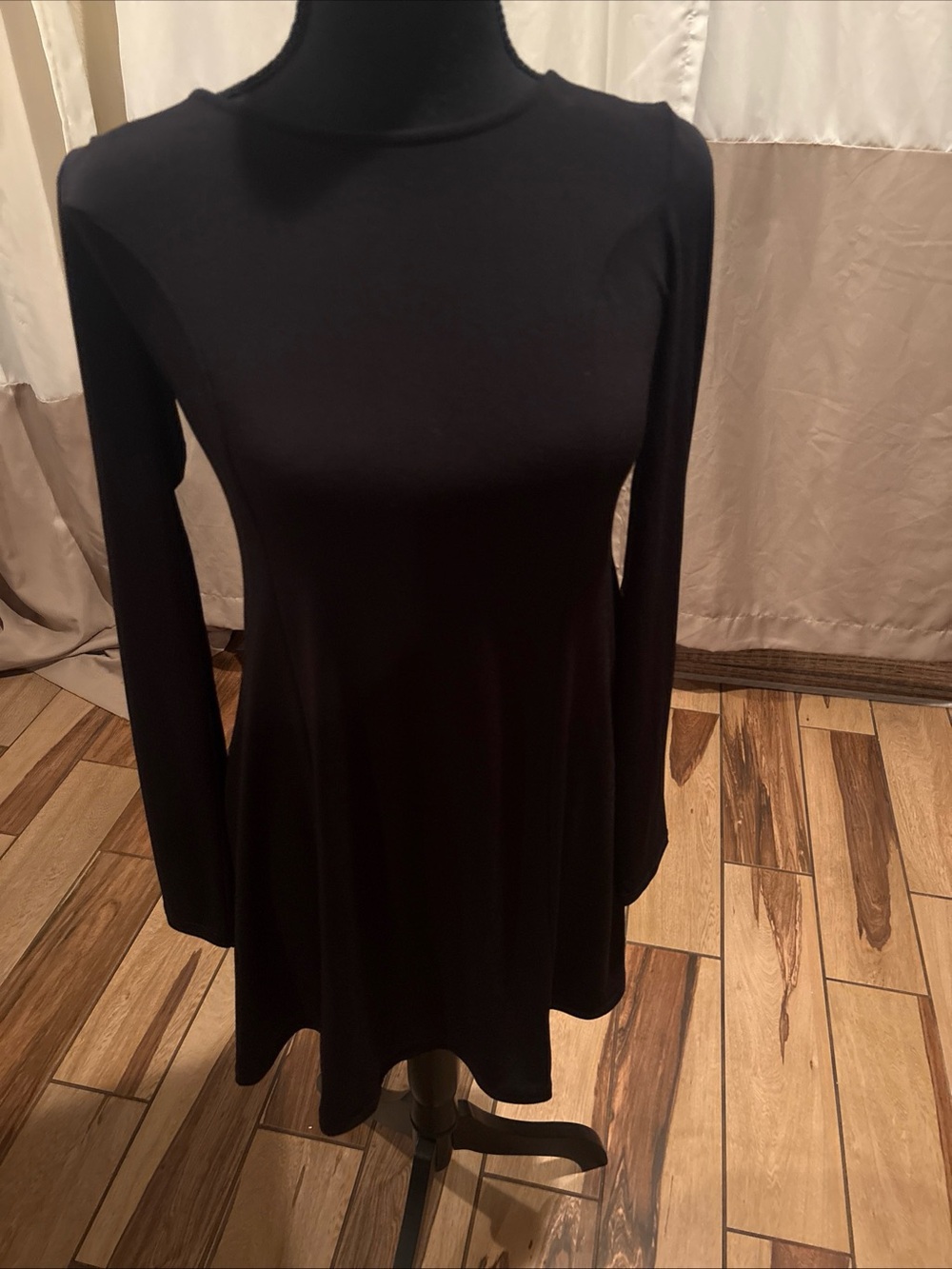 Forever 21 Black Long-Sleeve Swing Top
